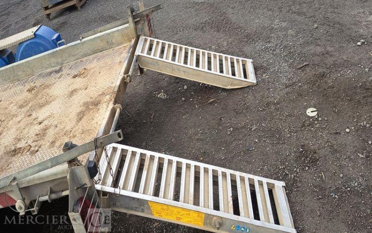 HUBIERE REMORQUE PORTE ENGIN 2 ESSIEUS – PTAC : 3,5 TONNES –  FG-954-HQ