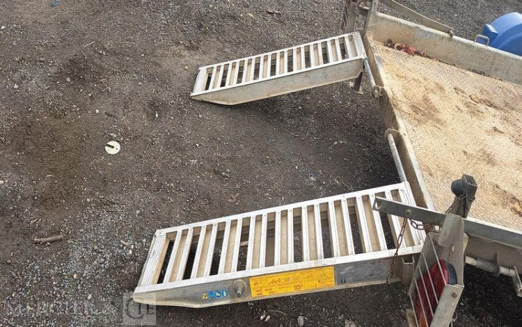 HUBIERE REMORQUE PORTE ENGIN 2 ESSIEUS – PTAC : 3,5 TONNES –  FG-954-HQ