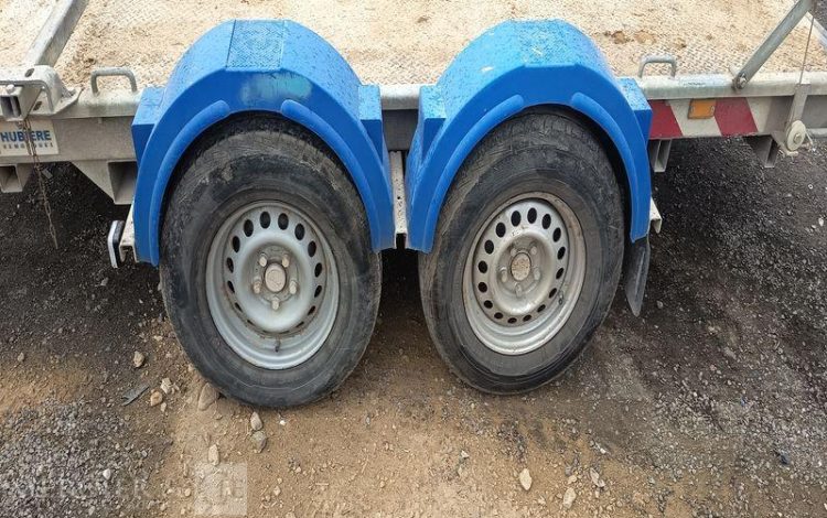 HUBIERE REMORQUE PORTE ENGIN 2 ESSIEUS – PTAC : 3,5 TONNES –  FG-954-HQ