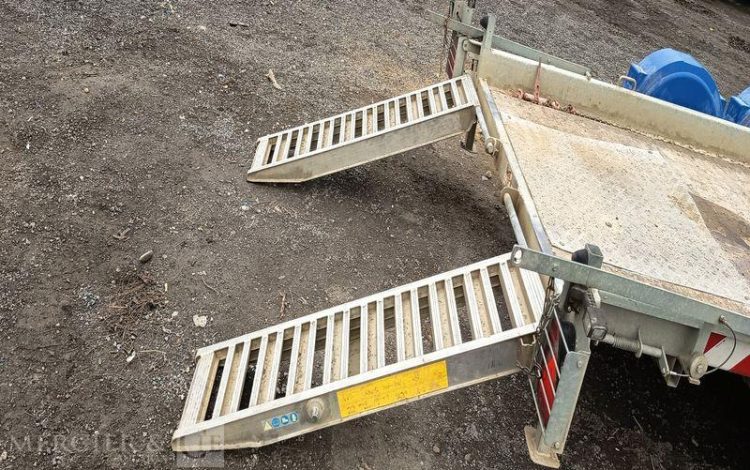 HUBIERE REMORQUE PORTE ENGIN – 2 ESSIEUS – PTAC : 3,5 TONNES  FH-897-WK