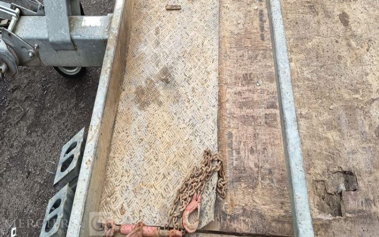 HUBIERE REMORQUE PORTE ENGIN – 2 ESSIEUS – PTAC : 3,5 TONNES  FH-897-WK