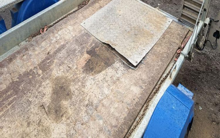 HUBIERE REMORQUE PORTE ENGIN – 2 ESSIEUS – PTAC : 3,5 TONNES  FH-897-WK