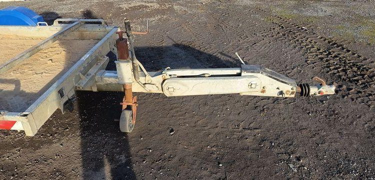 HUBIERE REMORQUE  PORTE ENGIN – PTAC : 3,5 TONNES  FH-995-WK