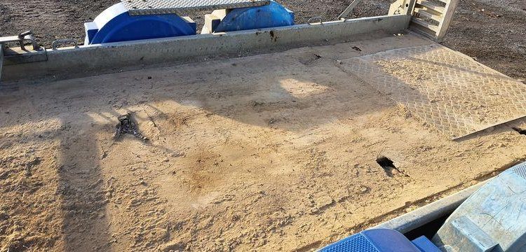 HUBIERE REMORQUE  PORTE ENGIN – PTAC : 3,5 TONNES  FH-995-WK