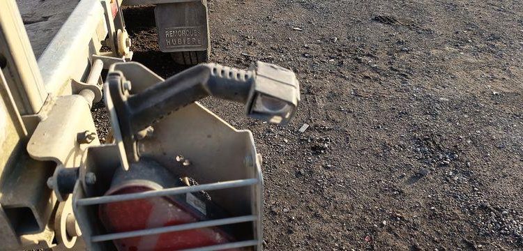 HUBIERE REMORQUE  PORTE ENGIN – PTAC : 3,5 TONNES  FH-995-WK