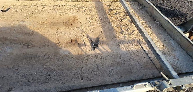 HUBIERE REMORQUE  PORTE ENGIN – PTAC : 3,5 TONNES  FH-995-WK