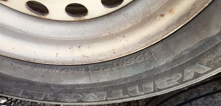 HUBIERE REMORQUE  PORTE ENGIN – PTAC : 3,5 TONNES  FH-995-WK