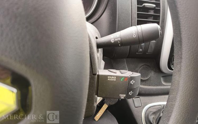 RENAULT TRAFIC GCF L1H1 1200 DCI 120 BLANC FK-189-LJ