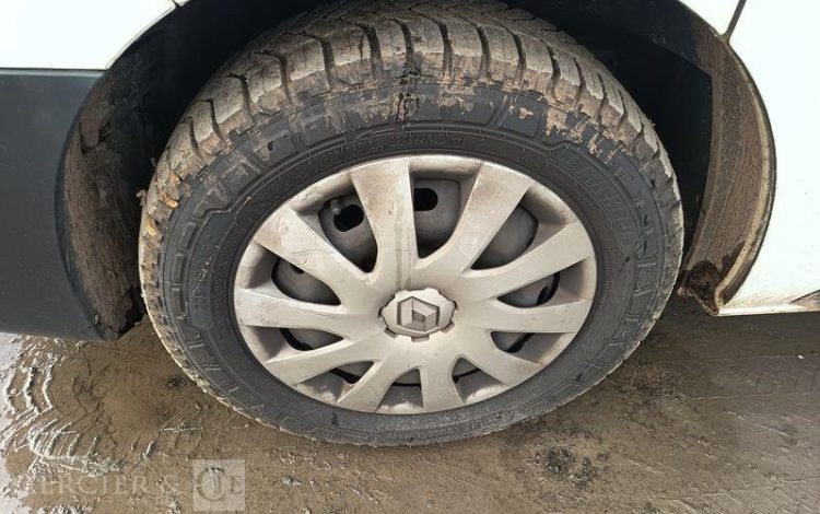 RENAULT TRAFIC GCF L1H1 1200 DCI 120 BLANC FK-189-LJ