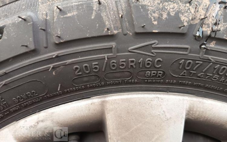 RENAULT TRAFIC GCF L1H1 1200 DCI 120 BLANC FK-189-LJ