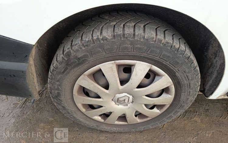 RENAULT TRAFIC GCF L1H1 1200 DCI 120 BLANC FK-189-LJ