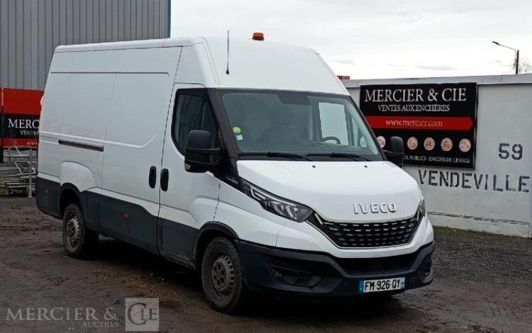 IVECO DAILY VI 35S16 2,3 D 16 V HI-MATIC 156 CV- DIESEL – 100844 KMS – ANNEE 2019 BLANC FM-926-QY