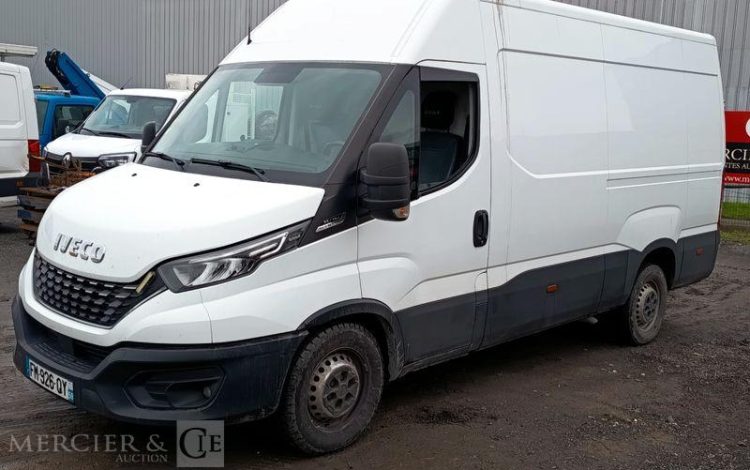IVECO DAILY VI 35S16 2,3 D 16 V HI-MATIC 156 CV- DIESEL – 100844 KMS – ANNEE 2019 BLANC FM-926-QY