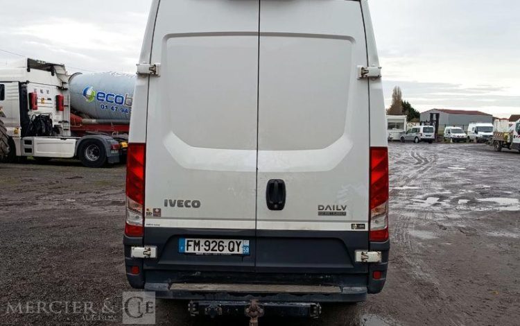 IVECO DAILY VI 35S16 2,3 D 16 V HI-MATIC 156 CV- DIESEL – 100844 KMS – ANNEE 2019 BLANC FM-926-QY