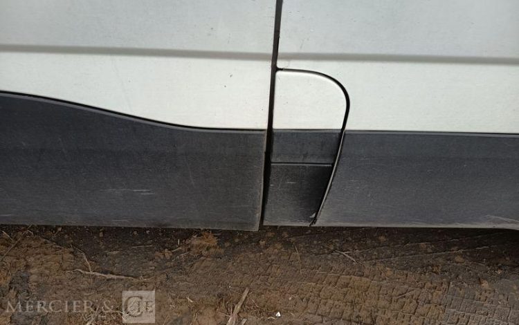 IVECO DAILY VI 35S16 2,3 D 16 V HI-MATIC 156 CV- DIESEL – 100844 KMS – ANNEE 2019 BLANC FM-926-QY