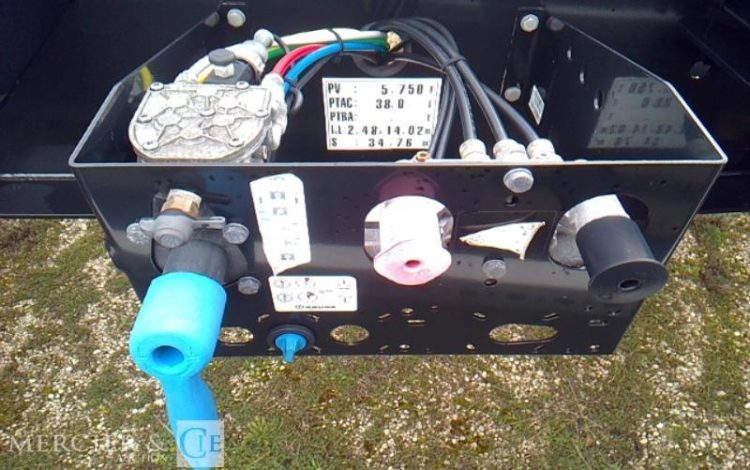 GENERIQUE SEMI REMORQUE PORTE CONTAINER 3 ESSIEUX PTAC 38T NOIR FN-095-TY