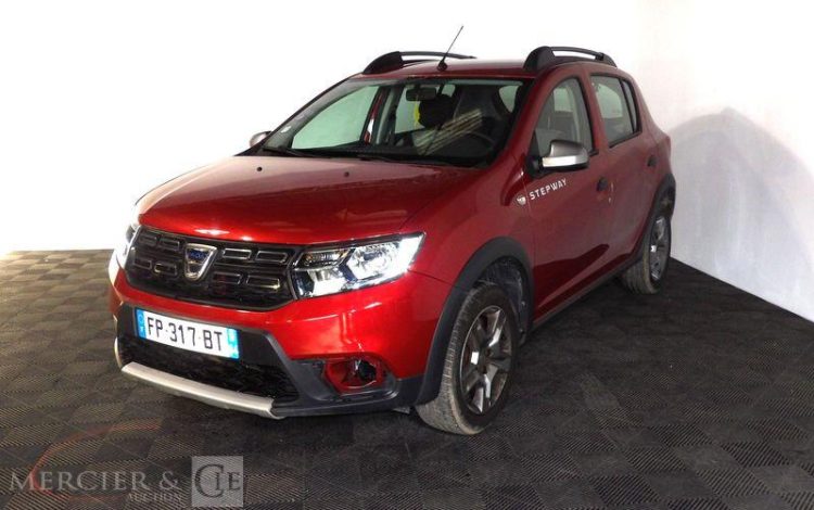 DACIA SANDERO ROUGE FP-317-BT