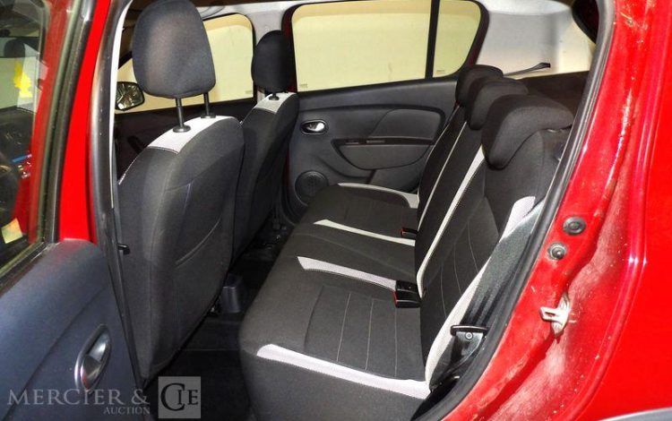 DACIA SANDERO ROUGE FP-317-BT