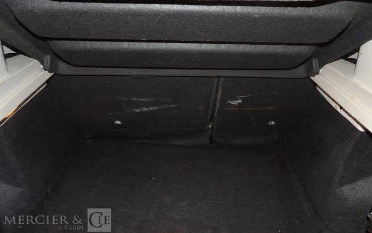 DACIA SANDERO ROUGE FP-317-BT