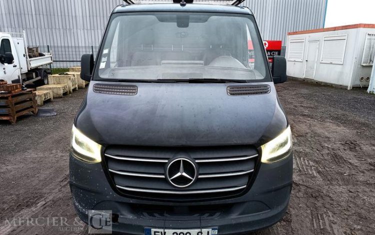 MERCEDES SPRINTER 214CDI 2.2 D 143ch – DIESEL – 346986 KMS – ANNEE 2020 BLANC FV-299-SJ