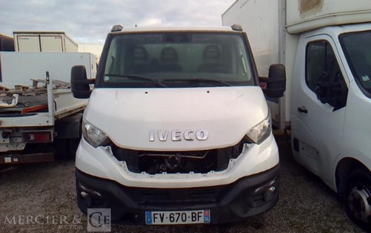 IVECO 35-160 BENNE SIMPLE CABINE COFFRE BLANC FV-670-BF