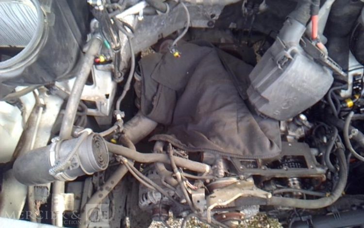 IVECO 35-160 BENNE SIMPLE CABINE COFFRE BLANC FV-670-BF