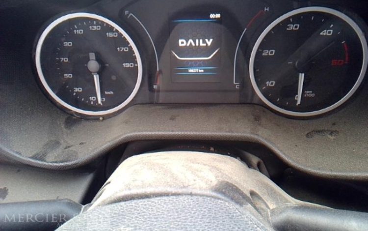 IVECO 35-160 BENNE SIMPLE CABINE COFFRE BLANC FV-670-BF