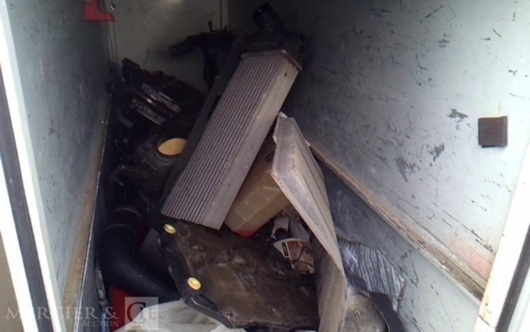 IVECO 35-160 BENNE SIMPLE CABINE COFFRE BLANC FV-670-BF