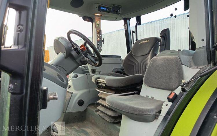 CLAAS TRACTEUR ARION 420 AVEC CHARGEUR FRONTAL MX A110 – 2570 HEURES ANNEE 2020  FW-334-GW