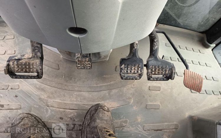 CLAAS TRACTEUR ARION 420 AVEC CHARGEUR FRONTAL MX A110 – 2570 HEURES ANNEE 2020  FW-334-GW