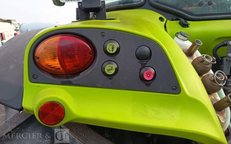 CLAAS TRACTEUR ARION 420 AVEC CHARGEUR FRONTAL MX A110 – 2570 HEURES ANNEE 2020  FW-334-GW