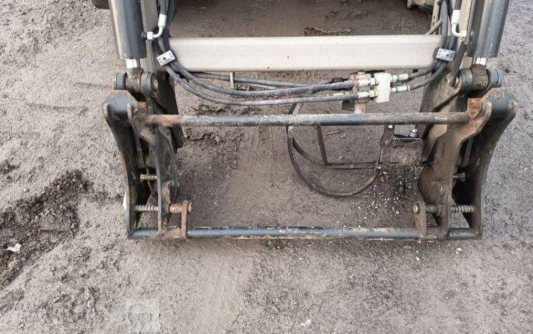 CLAAS TRACTEUR ARION 420 AVEC CHARGEUR FRONTAL MX A110 – 2570 HEURES ANNEE 2020  FW-334-GW