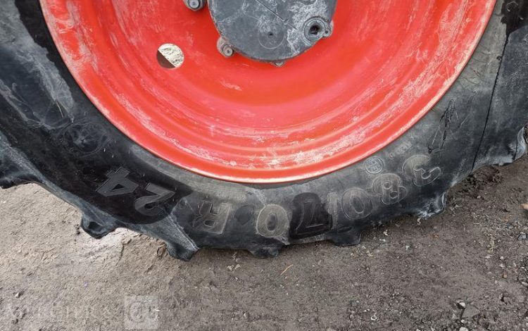 CLAAS TRACTEUR ARION 420 AVEC CHARGEUR FRONTAL MX A110 – 2570 HEURES ANNEE 2020  FW-334-GW