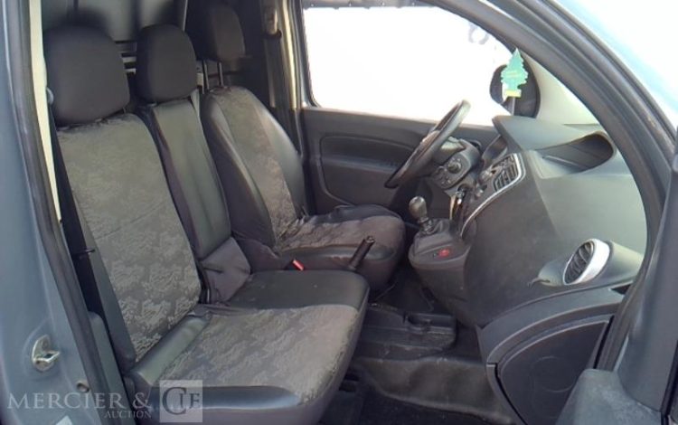 NISSAN NV250 GRIS FY-190-BF