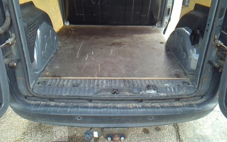 NISSAN NV250 GRIS FY-190-BF