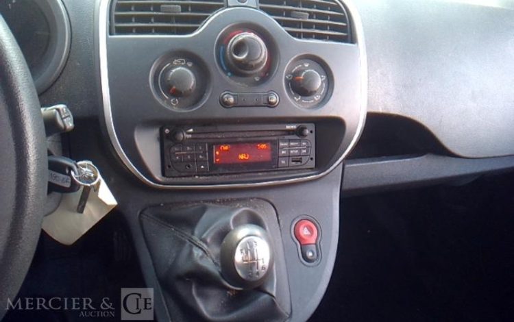 NISSAN NV250 GRIS FY-190-BF