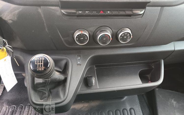 RENAULT MASTER BENNE AVEC COFFRE ACIER DIESEL  FY-381-VM