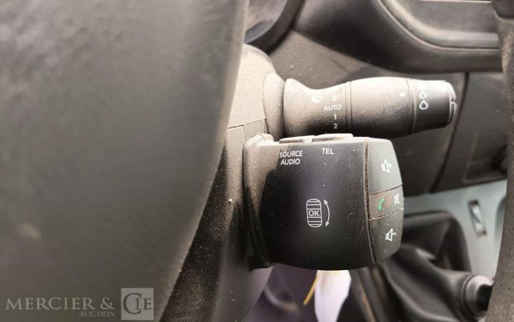 RENAULT MASTER BENNE AVEC COFFRE ACIER DIESEL  FY-381-VM