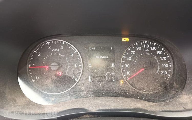 RENAULT MASTER BENNE AVEC COFFRE ACIER DIESEL  FY-381-VM