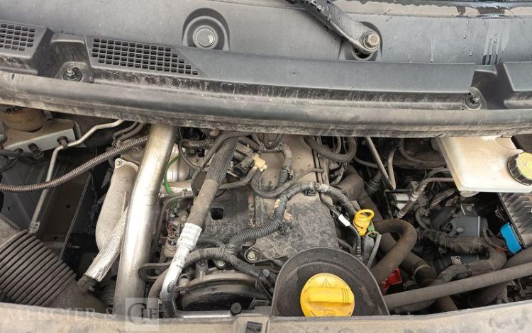 RENAULT MASTER BENNE AVEC COFFRE ACIER DIESEL  FY-381-VM