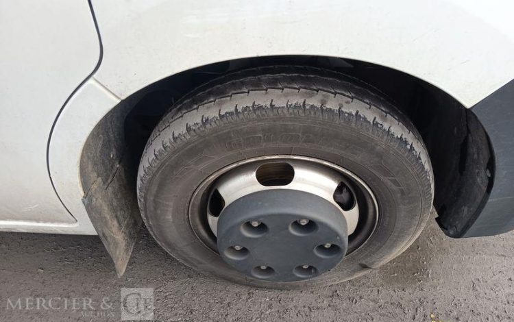 RENAULT MASTER BENNE AVEC COFFRE ACIER DIESEL  FY-381-VM