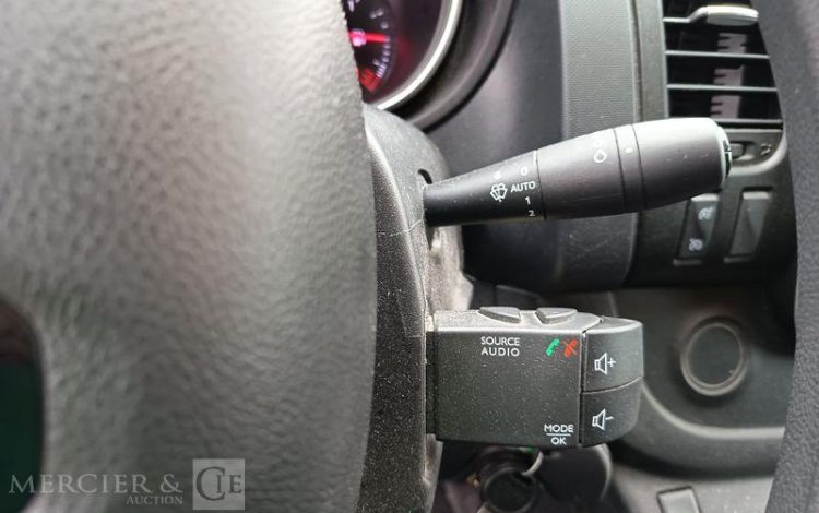 RENAULT TRAFIC GCF L1H1 1200 DCI 120 BLANC GA-950-XR