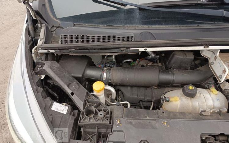 RENAULT TRAFIC GCF L1H1 1200 DCI 120 BLANC GA-950-XR