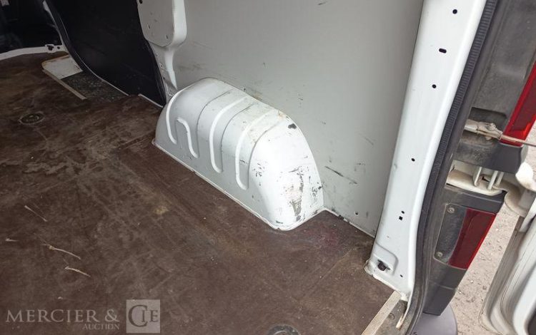 RENAULT TRAFIC GCF L1H1 1200 DCI 120 BLANC GA-950-XR