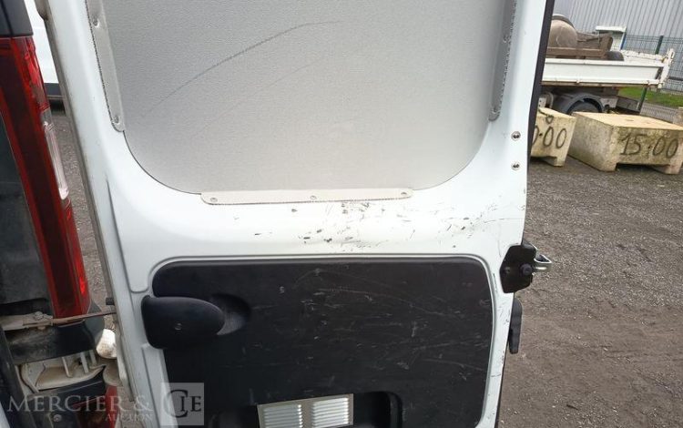 RENAULT TRAFIC GCF L1H1 1200 DCI 120 BLANC GA-950-XR