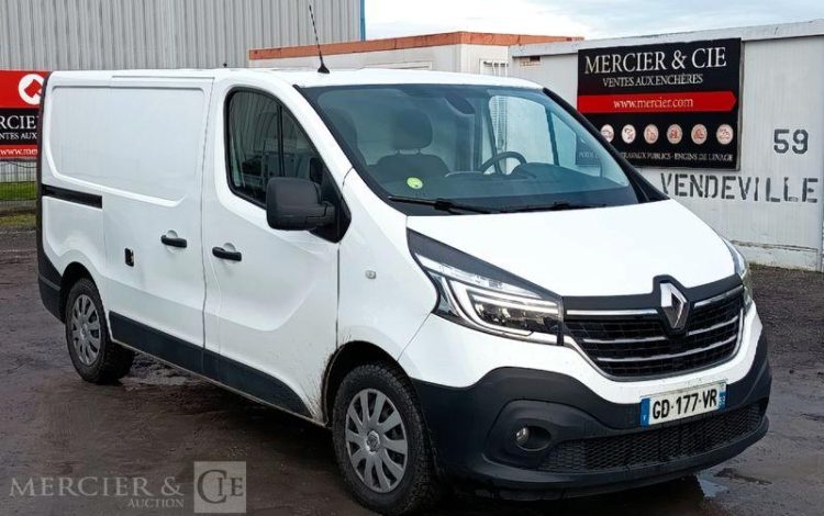 RENAULT TRAFIC III Fourgon Phase 2 L1H1 1200 2.0 dCi 16V 120 cv – DIESEL – ANNEE 2021 BLANC GD-177-VR
