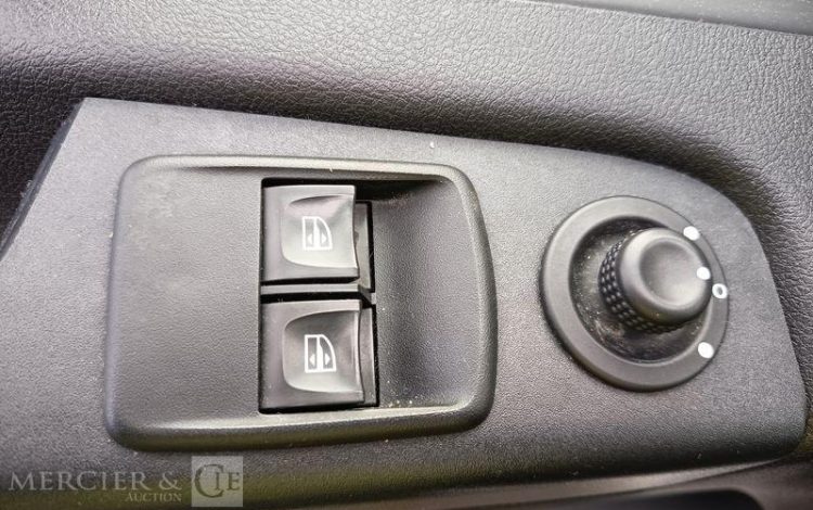 RENAULT TRAFIC III Fourgon Phase 2 L1H1 1200 2.0 dCi 16V 120 cv – DIESEL – ANNEE 2021 BLANC GD-177-VR