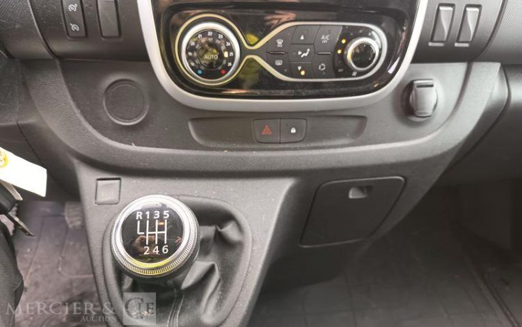 RENAULT TRAFIC III Fourgon Phase 2 L1H1 1200 2.0 dCi 16V 120 cv – DIESEL – ANNEE 2021 BLANC GD-177-VR