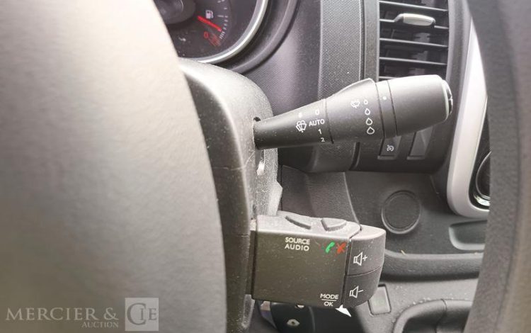 RENAULT TRAFIC III Fourgon Phase 2 L1H1 1200 2.0 dCi 16V 120 cv – DIESEL – ANNEE 2021 BLANC GD-177-VR