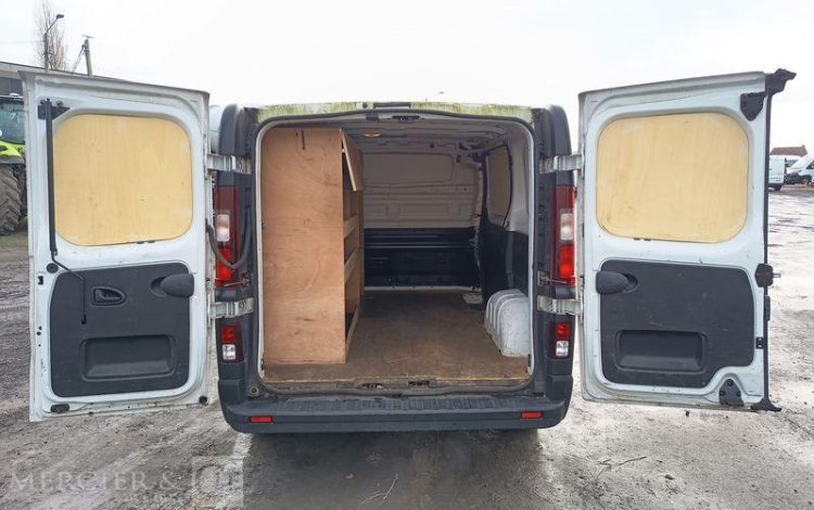 RENAULT TRAFIC III Fourgon Phase 2 L1H1 1200 2.0 dCi 16V 120 cv – DIESEL – ANNEE 2021 BLANC GD-177-VR